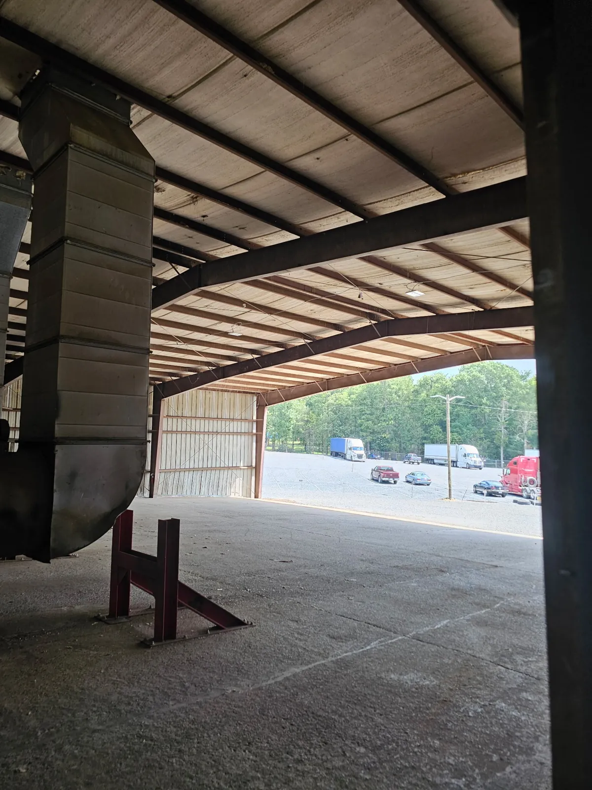 Covered flex space opening onto the yard